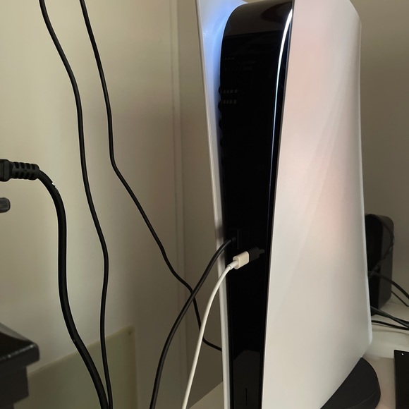 Ps5 Digital edition - Picture 2 of 10